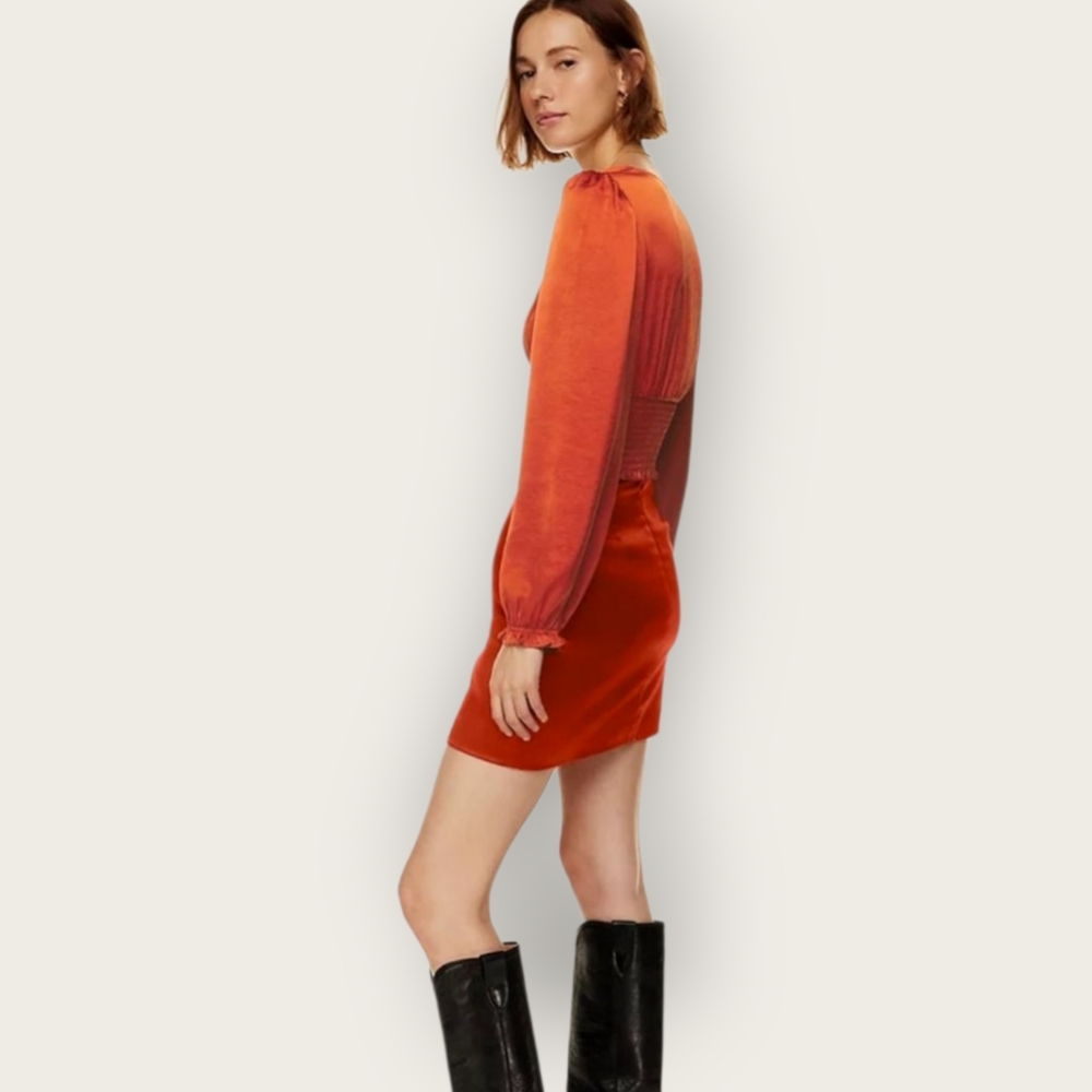 Aritzia Wilfred Wistful Blouse In Revel Red Satin Smocked Surplice Cropped Med - Picture 3 of 12